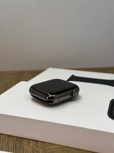 Apple Watch Series 9 GPS + Cellular, 41mm MRJ83QA/A Graphitgehäuse Sportarmband S/M - Bild 6 von 12
