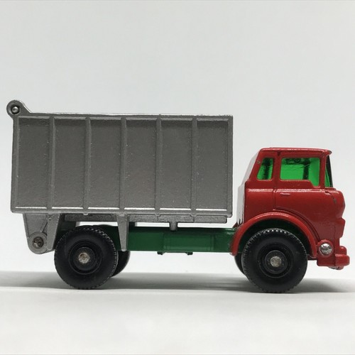 Lesney Matchbox GMC Tipper Truck No.26 1968 Red Made in United Kingdom - Picture 4 of 10