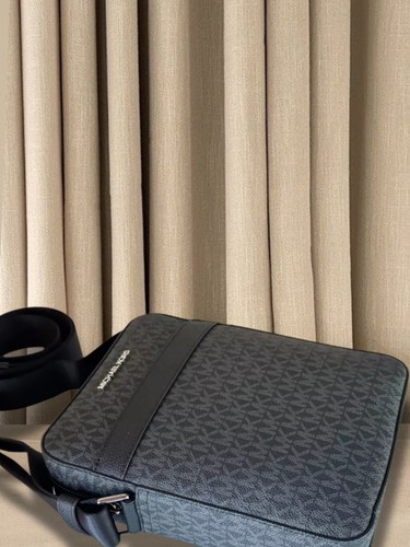 Michael Kors Cooper Men Signature Logo Shoulder Crossbody Flight Bag Black - Imagen 7 de 12