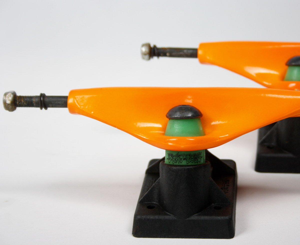 80'sゾーラックzorlac デッドボルト Vintage Zorlac Deadbolt 80s Skateboard Trucks Orange Color