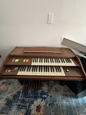 Hammond Cadette Organ Including Bench - In Great Condition Price Negotiable