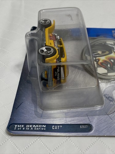 Hot Wheels Racing 2001 The Demon CAT Caterpillar Yellow 52627 Sealed - Picture 6 of 10
