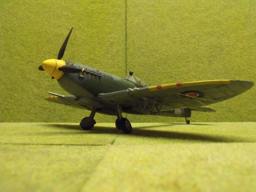 1/32 Forces Of Valor Spitfire (Damaged) - Picture 5 of 11