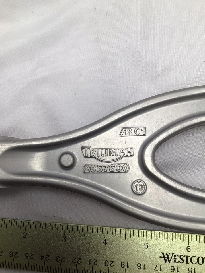 OEM 2012 - 2020 Triumph Bonneville Trophy T2057600 Drag Link - Novo - Imagem 4 de 4