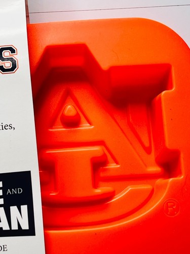 Auburn University AU Alabama Silicone Baking Muffin Fan Pan Cupcake Pan Mold NEW - Picture 2 of 6