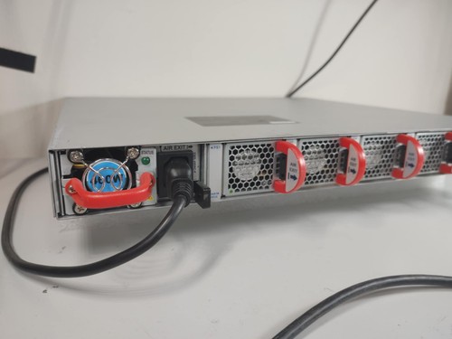 Arista DCS-7050T-64 48x RJ45 1/10GBASE-T 4x QSFP+ Etherneth Switch - Picture 7 of 11