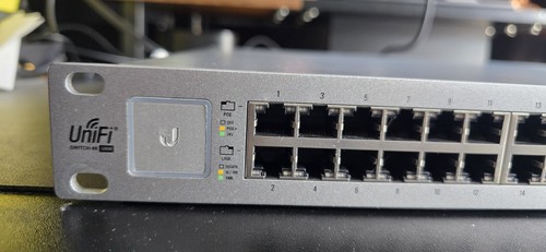 Ubiquiti Unifi switch 48 Managed gigabit switch with SFP+ (US-48) - Photo 2/6