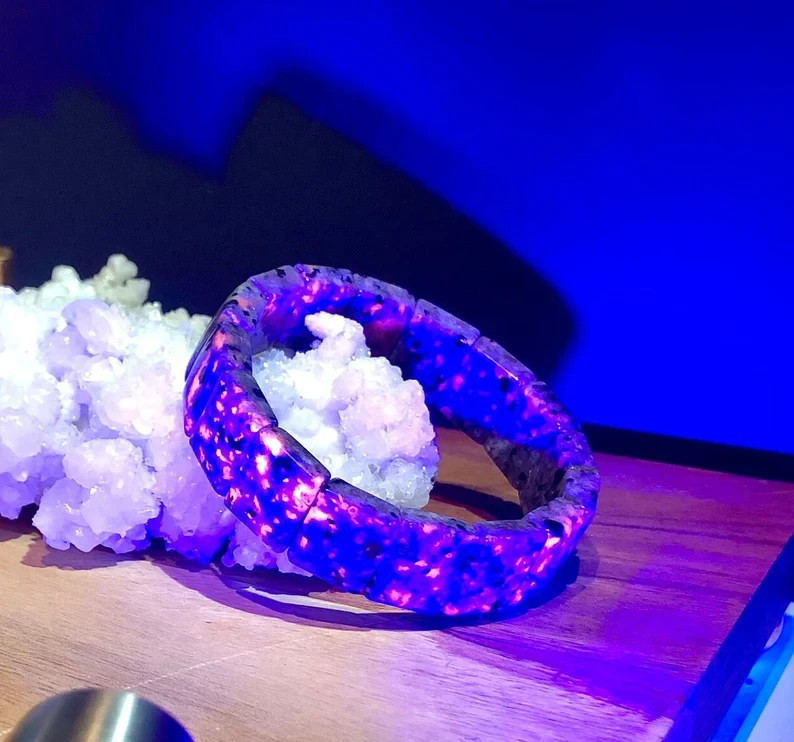 Yooperlite Bracelet Cuff Fluorescent Sodalite UV Reactive Rare Crystal Healing