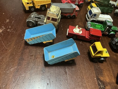 JOB LOT OF DIECAST LORRIES TRUCKS VANS OLD ASSORTMENT AS PICS CORGI ETC - Picture 2 of 14