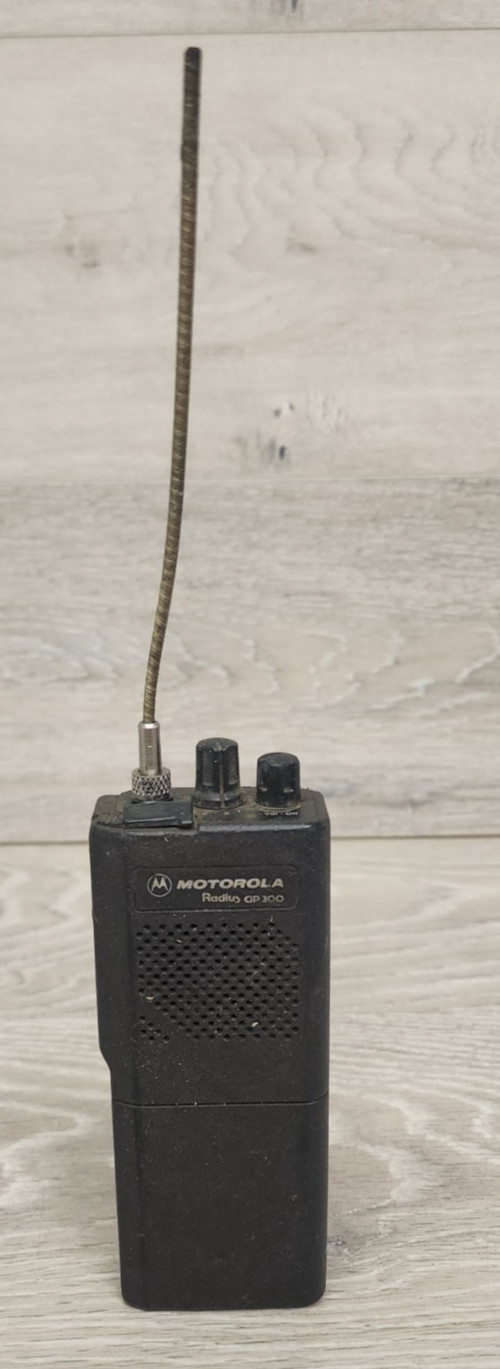 Motorola Radius GP300 P93YPC20A2AA Handie Talkie Walkie Radio AS IS UNTESTED #AZ. Available Now for $9.99
