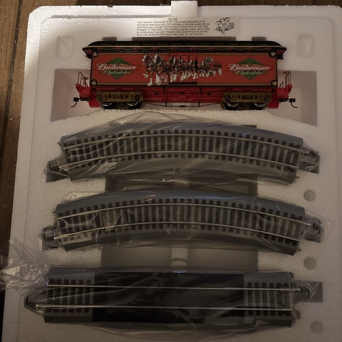 Budweiser CLYDESDALES CAR Hawthorne Village HOLIDAY EXPRESS TRAIN 16 Tracks Read - Picture 1 of 2