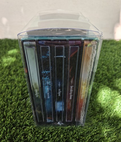 The Twilight Saga 15th Anniversary 4K Blu-ray Steelbook OOP Best Buy - Like New - Picture 2 of 5
