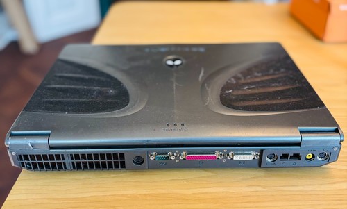 Alienware D9T / m7700 Vintage Gaming Laptop – Untested, No Charger, collectors - Picture 3 of 6