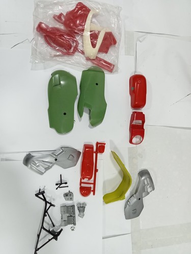 Enorme lote de piezas de Modelos de Motos de carreras Protar escala 1/9 - Imagen 9 de 14