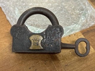 Antique Screw Type Padlock with Key; Working