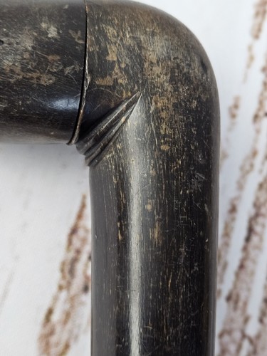 Antigua pata de bastón de madera tallada arte popular con detalles de Scrimshaw alrededor de finales del siglo XIX - Imagen 17 de 22