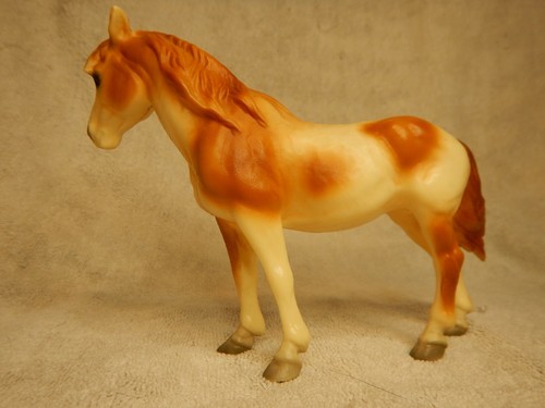 Breyer model horses, Mustang Family Chestnut Pinto Mare 3065