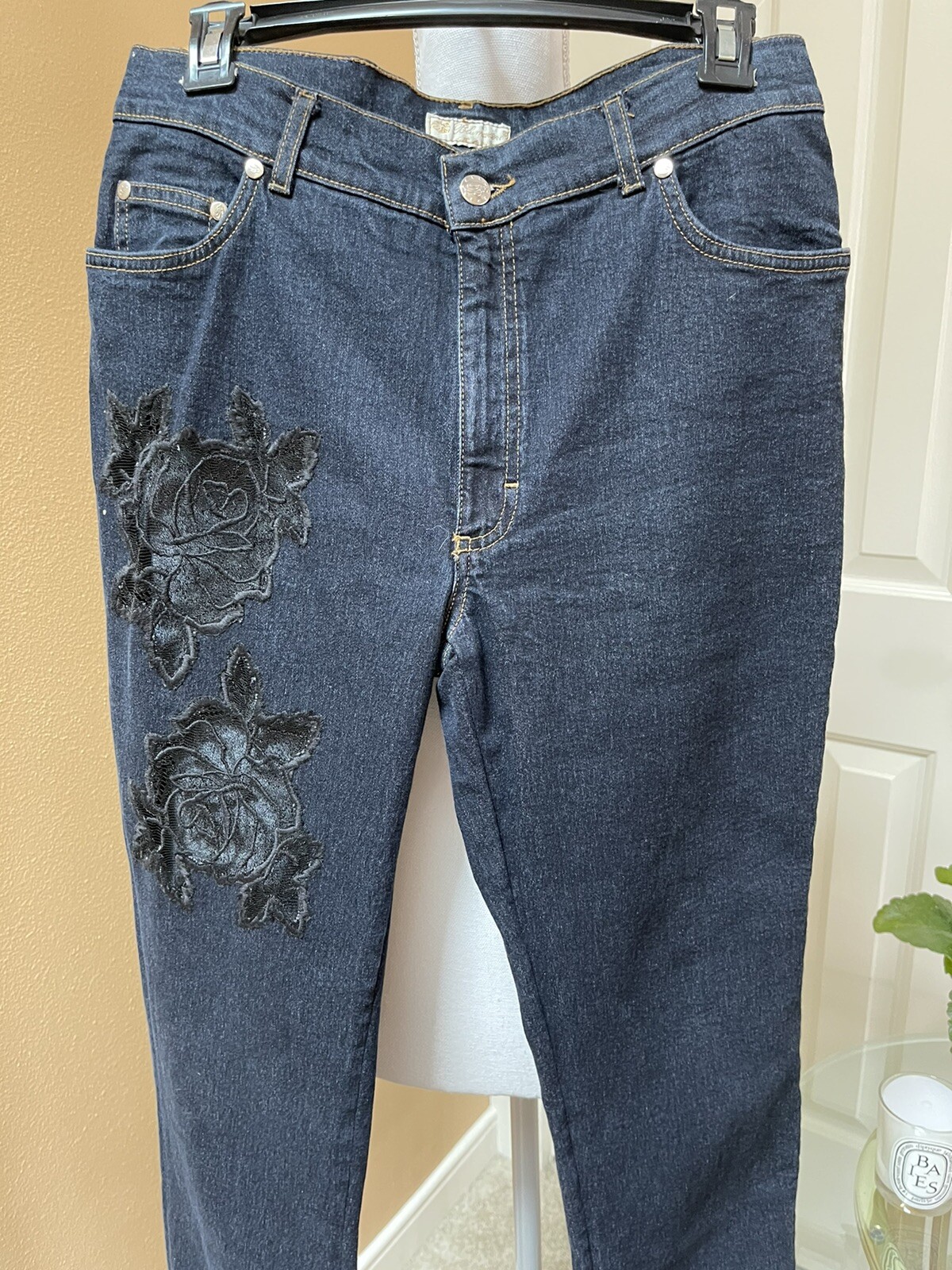Picture 2 of 8