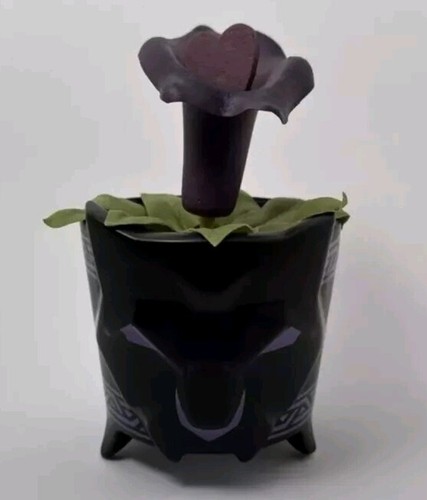 Plantador de flores suculentas Pantera Negra Parques Disney World of Wakanda NUEVO - Imagen 3 de 7