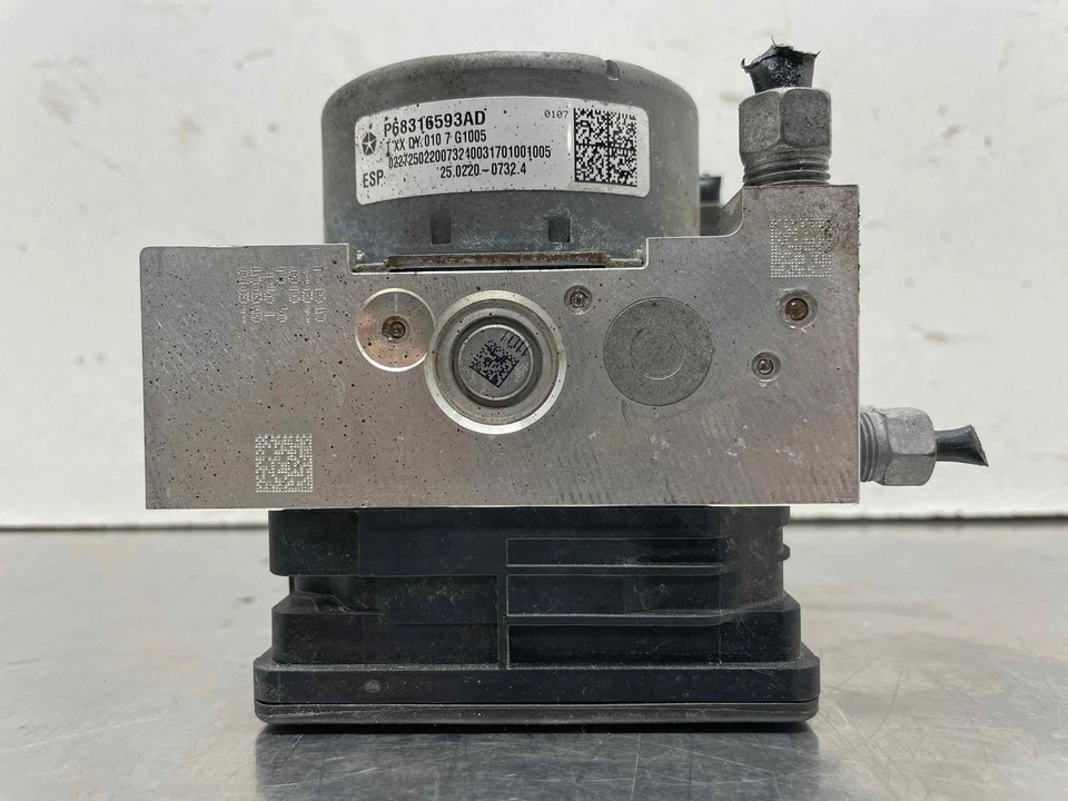 2017 Chrysler 300 ABS Anti Lock Brake Pump Adaptive Cruise 64k OEM 68316593ad - Imagem 3 de 4