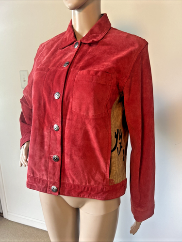 Nueva Chaqueta de Cuero Gamuza Roja Nueva con Etiquetas $198 al por menor Algodón Espalda Personajes Asiáticos Talla S - Imagen 5 de 17