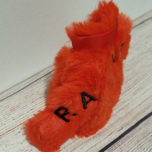 Rainbow High Ruby Anderson Winter Break - Red Faux Fur Fluffy Coat Jacket Only - Bild 4 von 6