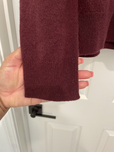 The Men's Store Bloomingdales Burgundy Cashmere V Neck Sweater Mens Size XL - Picture 7 of 8