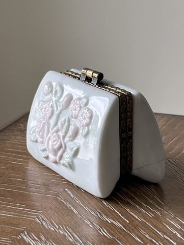 Vintage Porcelain Pastels 3D Roses Purse Hinged Trinket Box - Picture 3 of 14