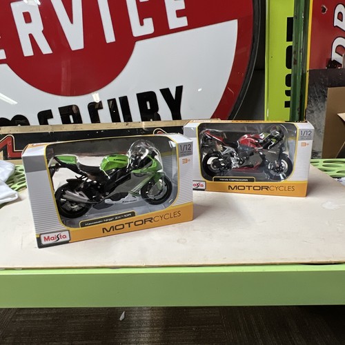 Maisto Honda CBR600RR & Kawasaki ZX-10R Diecast Motorcycle 1/12 - 第 1/13 張圖片