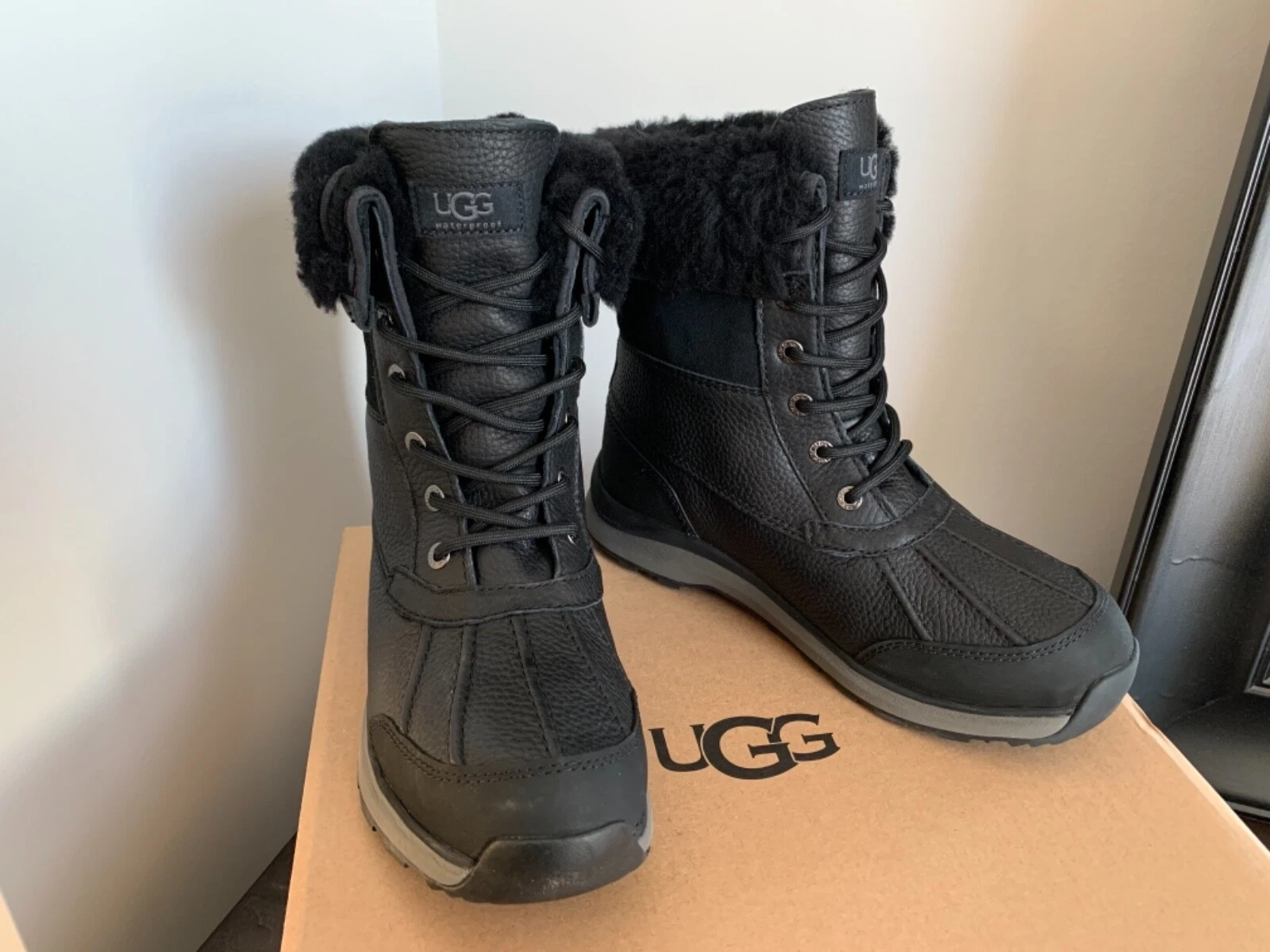 Stivali UGG Adirondack III neri in pelle e pelliccia da donna taglia 9 *NUOVI*