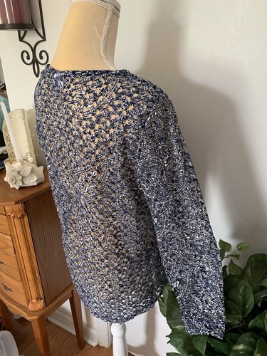 Women's Sz Medium J M COLLECTION Navy & White Open Weave Top Airy Spring Summer - Picture 2 of 4