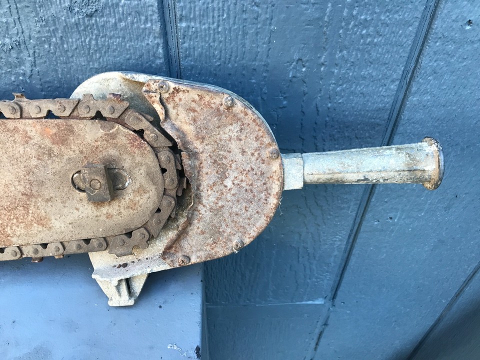 Mall 2 man chainsaw bar & helper handle With Chain collectible logging