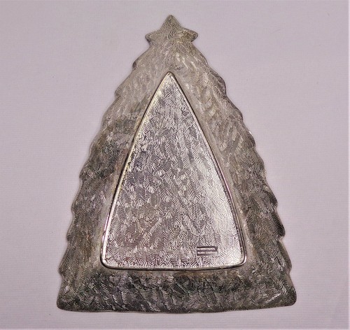 International Silver pewter Christmas tree shaped dish, embossed design - Picture 5 of 6
