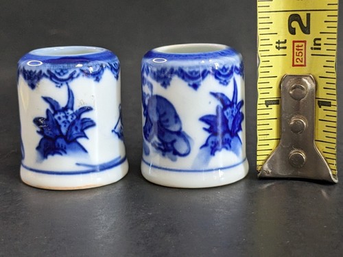 2x Nabeshima Ware Japón Azul Blanco Saki Taza De Colección - Imagen 9 de 9