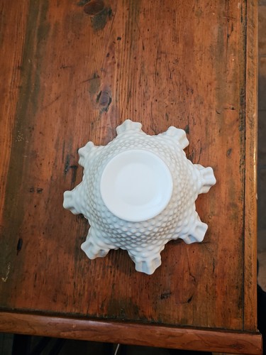 Vintage MILK GLASS HOBNAIL RUFFLED & FLUTED EDGE  BOWL 9" Wide & Handsome - Picture 3 of 3