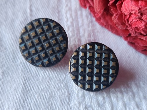 Duo boutons anciens en métal quadrillé à pied diamètre 1,6 cm D7G - Picture 1 of 4