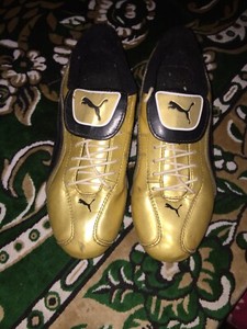 boys gold football boots