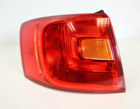 NEW OEM VOLKSWAGEN JETTA A6 REAR LEFT OUTER TAILLIGHT 5C6945095E