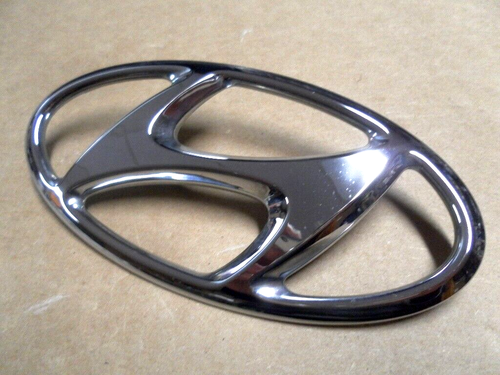 Hyundai Santa Fe 2019-2020 puerta levadiza emblema H OEM# 86300-S2000 - Imagen 3 de 7