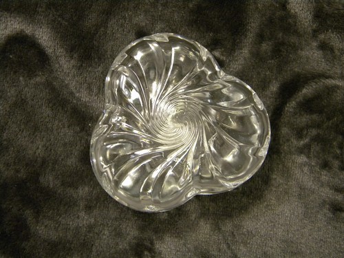  CRISTAL D'ARQUES 24% LEAD CRYSTAL SWIRL TRINKET BOX WITH LID  - Picture 2 of 3