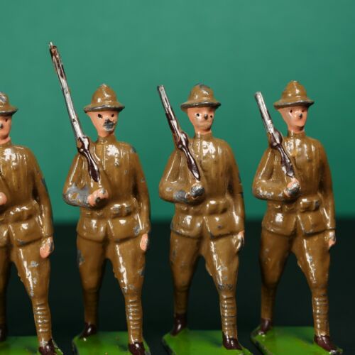 VINTAGE BRITAINS WW1 SOLDIERS - EIGHT STANDING WITH RIFLES TO ATTENTION - Picture 3 of 6