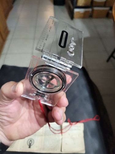 Coghlan's Combination Lensatic/Map Compass with Case & Owner's Manual - Taiwan - Picture 3 of 5