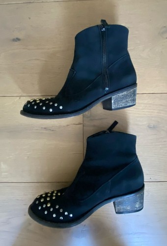 Savara Black Suede/ Leather Studded Ankle Boots Zip On Side Size 37 - 6.5 - Picture 4 of 11