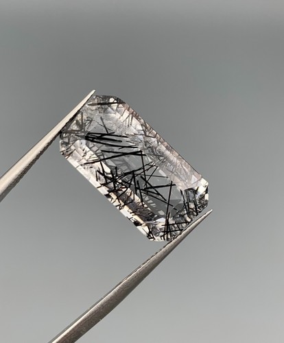 8.55ct rutile quartz emerald cut from pakistan - Picture 3 of 11