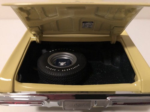 1:18 1972 Pontiac Lemans Yellow GMP - Picture 9 of 24