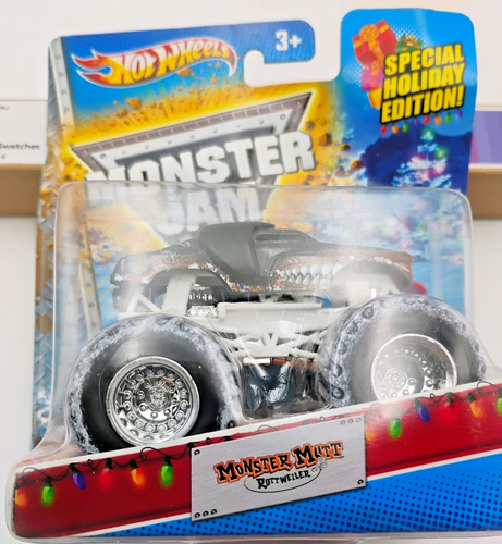 Hot Wheels 2013 Mattel Monster Jam Die Cast 1:64 Monster Mutt Holiday Edition