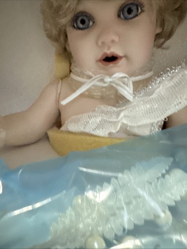Franklin Mint Heirloom Porcelain Angel Baby Collector Doll-RARE - Picture 12 of 18