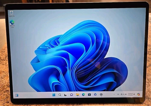 Microsoft Surface Pro 9 13" (256GB SSD, Intel Core i5 12th Gen., 2.5GHz, 8GB,)