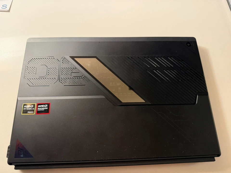 ASUS ROG Flow Z13 GZ302EA-RU110W 13,4" WQXGA Touch AI MAX+ 395 64GB/1TB Win11, - Bild 3 von 4