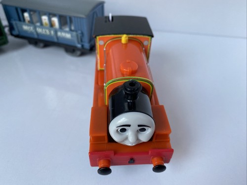 Tomy Trackmaster Thomas The Tank Engine Battery Train Billy & McColls Farm Truck - Picture 3 of 18